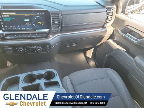 Certified 2025 Chevrolet Silverado 1500 LT AWD/4WD image 24
