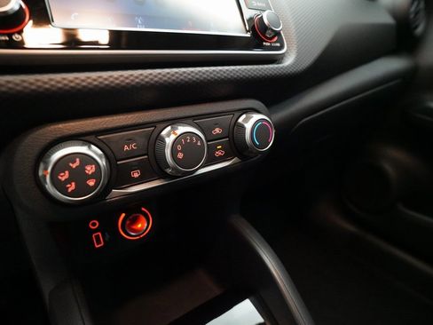 Used 2022 Nissan Kicks S image 20