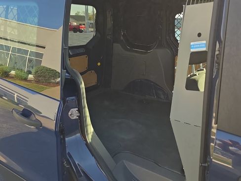Used 2020 Ford Transit Connect XL FWD image 19