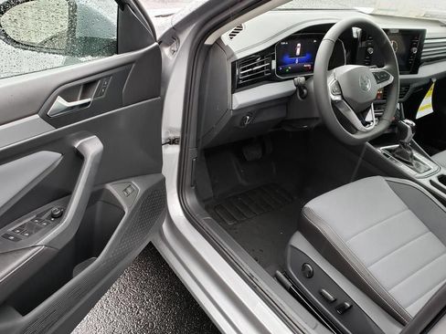New 2026 Volkswagen Jetta SE FWD image 6
