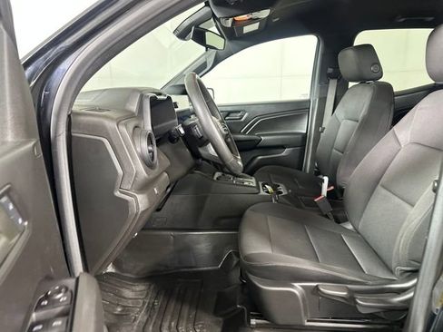 Used 2023 Chevrolet Colorado W/T image 11