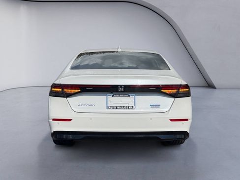 Used 2023 Honda Accord Touring image 4