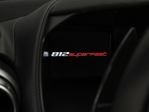 Used 2018 Ferrari 812 Superfast RWD image 22
