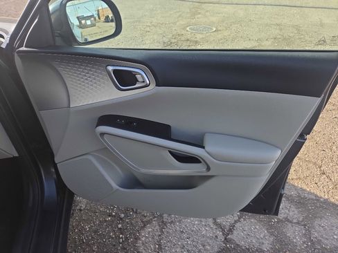 Used 2020 Kia Soul LX image 22