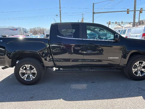 Used 2018 GMC Canyon SLE image 6
