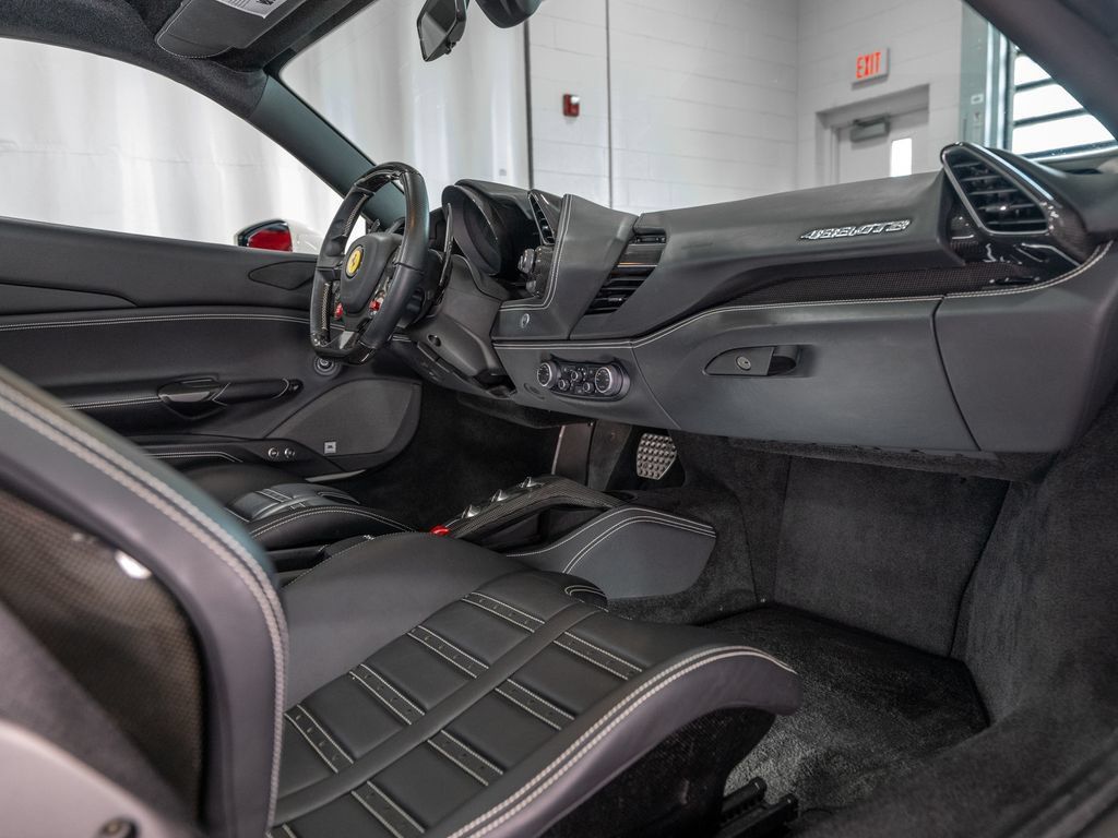 Certified 2018 Ferrari 488 GTB RWD image 18