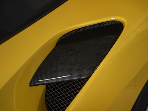 Used 2018 Ferrari 488 Spider RWD image 19