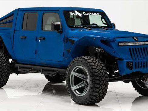 Used 2021 Jeep Gladiator Sport image 2