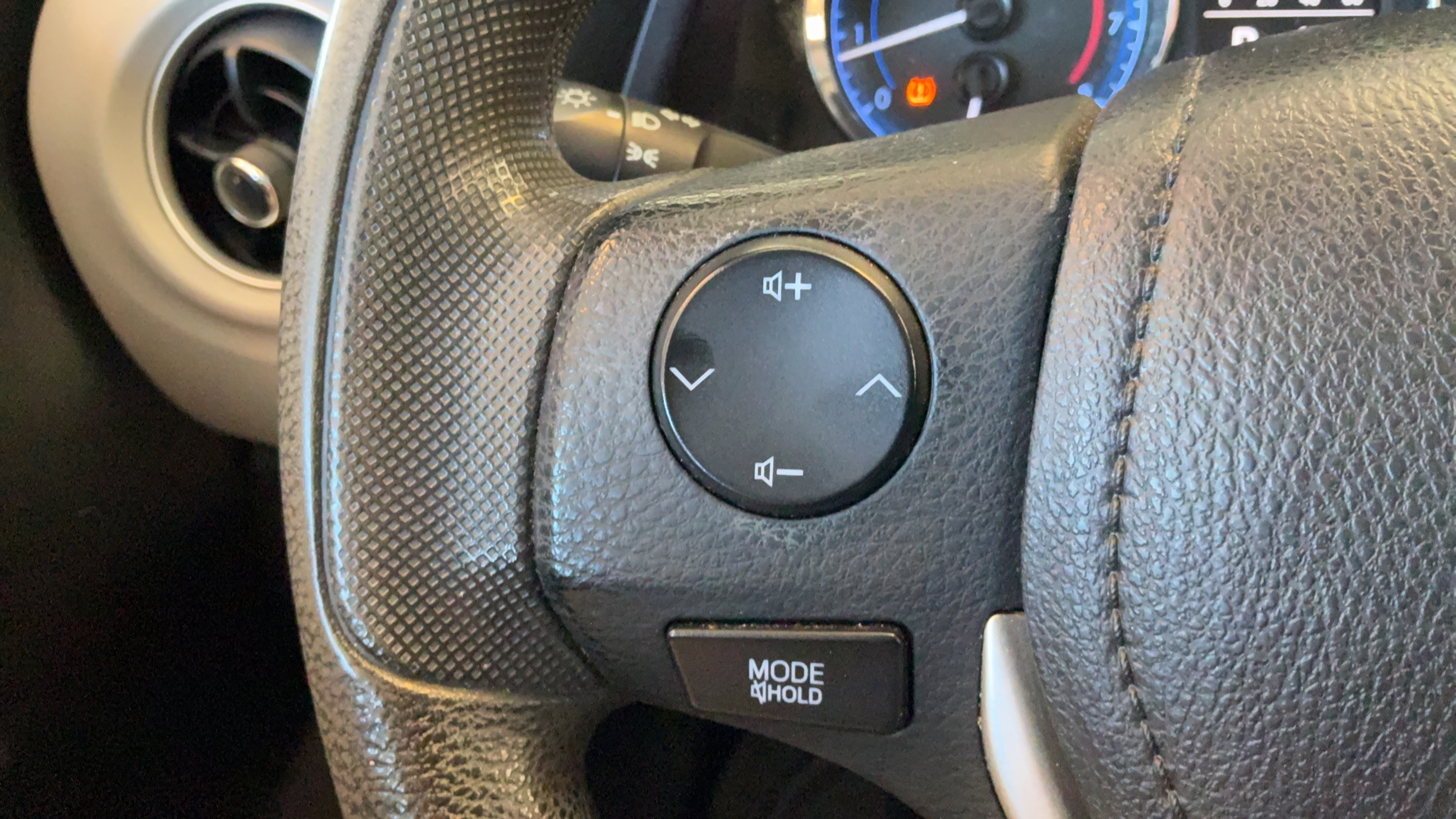 Used 2018 Toyota Corolla LE w/ LE Premium Package FWD image 12