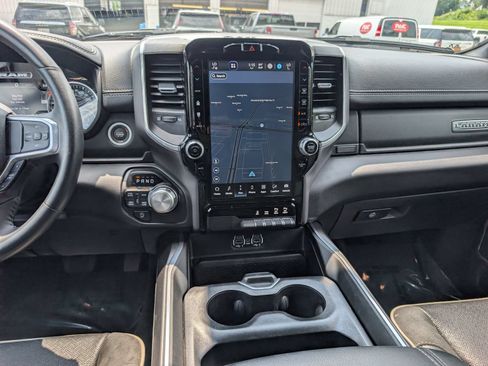 Used 2023 RAM 1500 Laramie AWD/4WD image 19