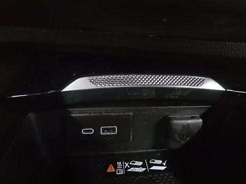 Used 2024 Buick Envision Preferred AWD/4WD image 33