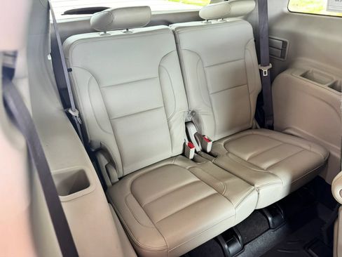 Used 2018 GMC Acadia Denali w/ Technology Package FWD image 28