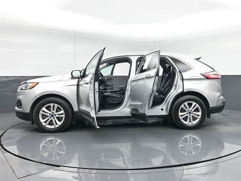 Used 2019 Ford Edge SEL w/ Equipment Group 201A AWD/4WD image 39