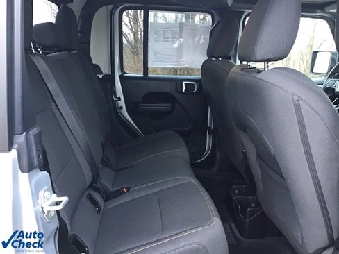 Used 2024 Jeep Gladiator Sport image 14