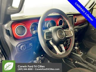 Used 2023 Jeep Gladiator Rubicon w/ LED Lighting Group video 3