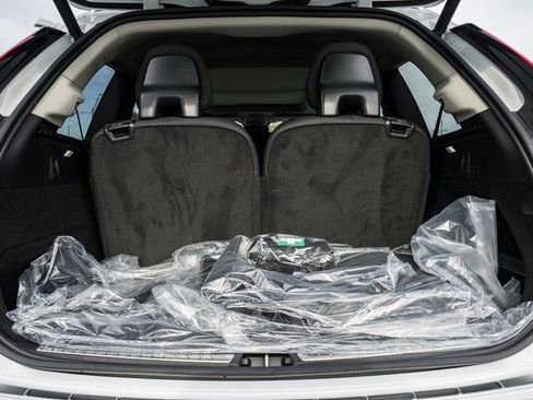 New 2026 Volvo XC90 B6 Plus w/ Protection Package Premier image 9