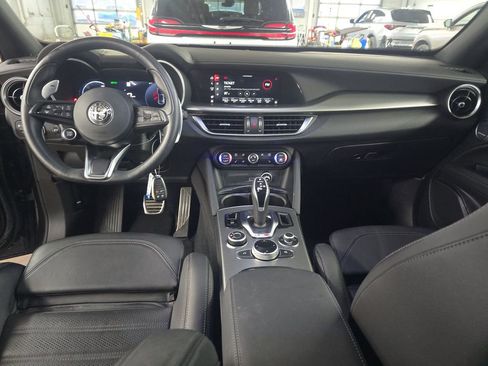 Used 2024 Alfa Romeo Stelvio Veloce image 6