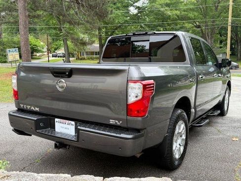 Used 2021 Nissan Titan SV w/ SV Convenience Package RWD image 23