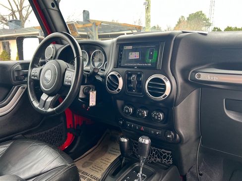 Used 2015 Jeep Wrangler Unlimited Sahara w/ Max Tow Package image 23