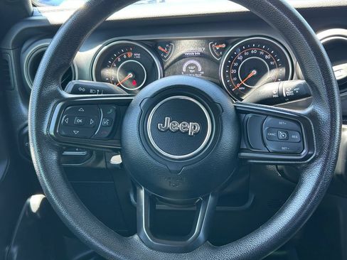 Used 2023 Jeep Gladiator Sport AWD/4WD image 18