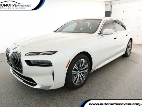 Used 2024 BMW i7 eDrive50 image 1