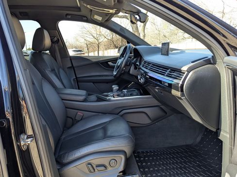 Used 2017 Audi Q7 3.0T Prestige w/ Prestige Package image 43