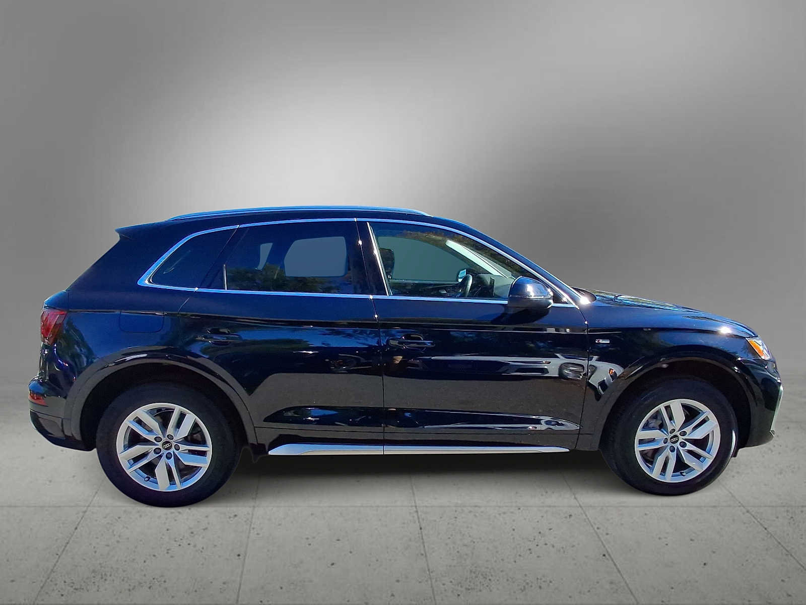 Certified 2024 Audi Q5 2.0T Premium AWD/4WD image 9
