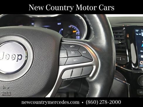 Used 2020 Jeep Grand Cherokee Overland AWD/4WD image 23