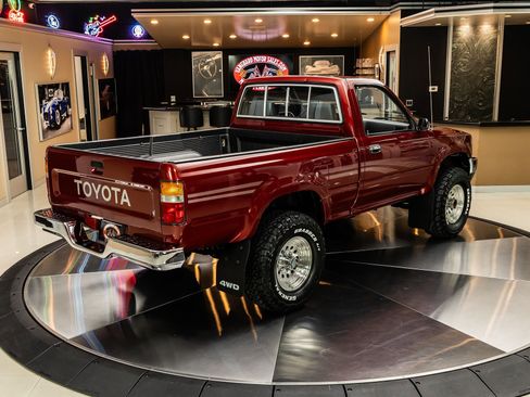 Used 1991 Toyota Pickup Deluxe image 14