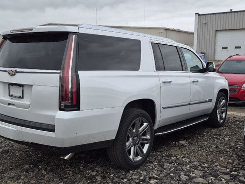 Used 2020 Cadillac Escalade ESV Luxury image 3