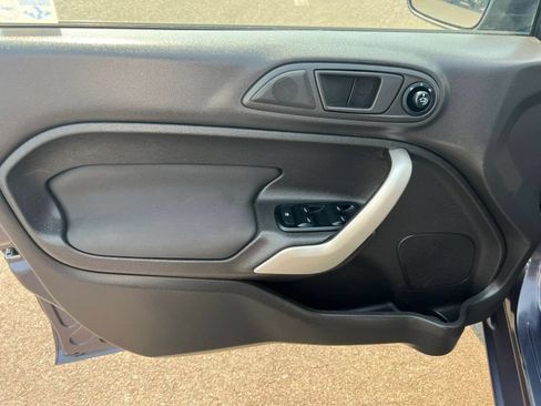 Used 2013 Ford Fiesta SE FWD image 21