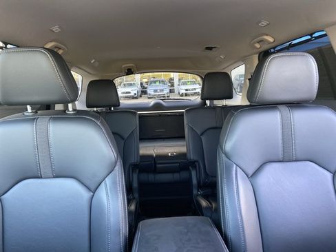Used 2025 Honda Pilot EX-L image 15