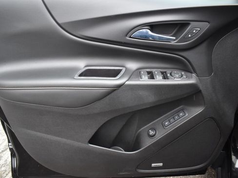 Used 2018 Chevrolet Equinox Premier AWD/4WD image 17