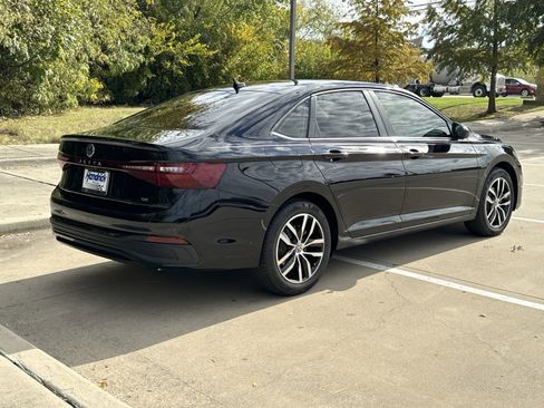 Used 2026 Volkswagen Jetta SE FWD image 4
