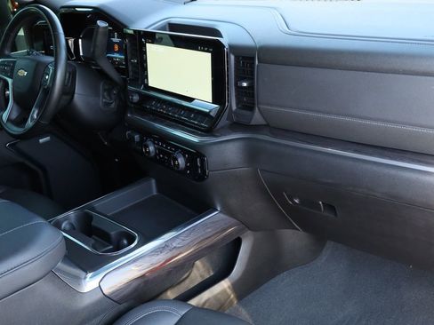 Used 2024 Chevrolet Silverado 2500 LTZ w/ LTZ Plus Package image 29