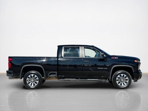 Used 2024 Chevrolet Silverado 2500 Custom w/ Custom Value Package image 8
