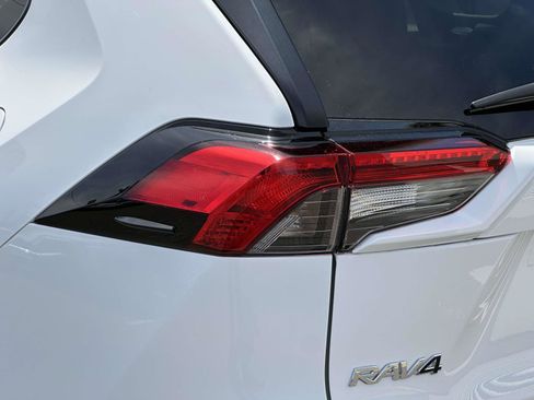 Used 2024 Toyota RAV4 LE AWD/4WD image 11