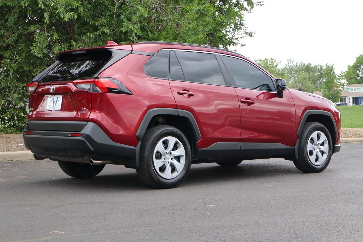 Used 2021 Toyota RAV4 LE w/ Carpet Mat Package (TMS) AWD/4WD image 5