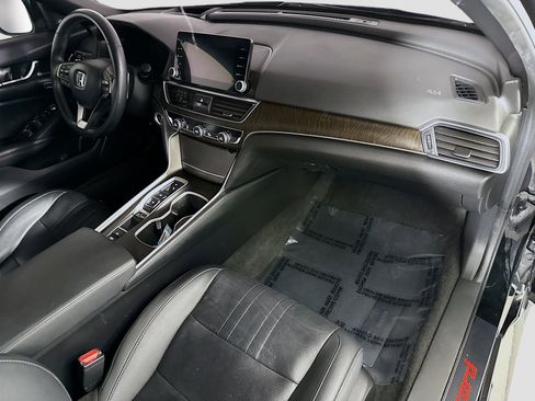 Used 2021 Honda Accord Touring image 30