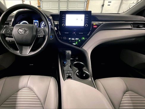 Used 2023 Toyota Camry SE image 14