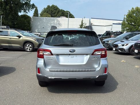 Used 2017 Subaru Outback 2.5i AWD/4WD image 6