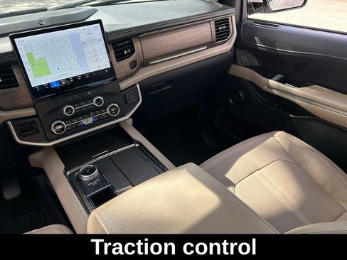 Used 2022 Ford Expedition Limited image 13