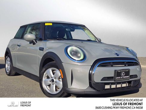 Used 2022 MINI Cooper 2-Door Hardtop image 1