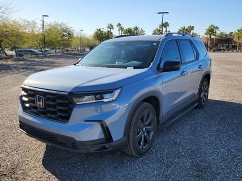 Used 2024 Honda Pilot Sport image 1