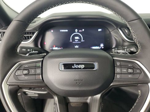 Used 2025 Jeep Grand Cherokee L Altitude image 23