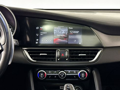 Used 2022 Alfa Romeo Giulia Veloce image 28