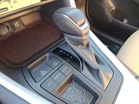 Used 2024 Toyota RAV4 Limited image 28