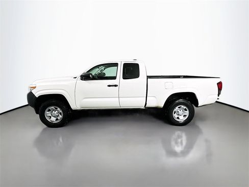 Used 2021 Toyota Tacoma SR image 4