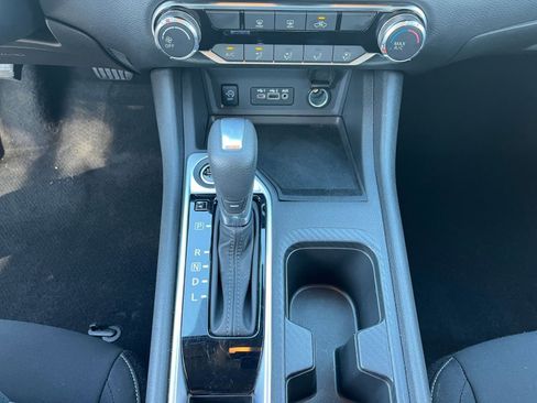 Used 2025 Nissan Sentra SV image 39