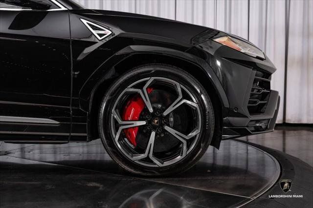 Used 2021 Lamborghini Urus AWD/4WD image 17